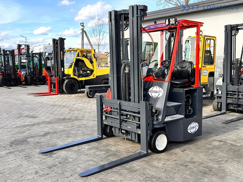 Combilift C3000CB / LPG / TRIPLEX / 5500MM / FREE LIFT / FORK SHIFT / POSITIONER C3000CB / LPG / TRIPLEX / 5500MM / FREE LIFT / FORK SHIFT - شاحنة مناولة بأربعة اتجاهات: صورة 2 Combilift C3000CB / LPG / TRIPLEX / 5500MM / FREE LIFT / FORK SHIFT / POSITIONER C3000CB / LPG / TRIPLEX / 5500MM / FREE LIFT / FORK SHIFT - شاحنة مناولة بأربعة اتجاهات: صورة 2