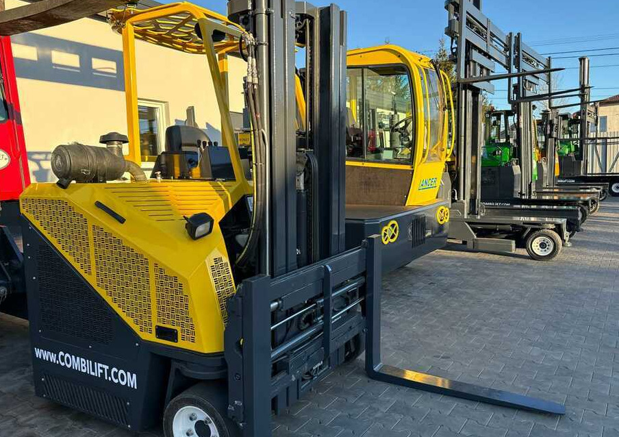 شاحنة مناولة بأربعة اتجاهات Combilift C3000CB-Triplex 4900mm -2015 year: صورة 7
