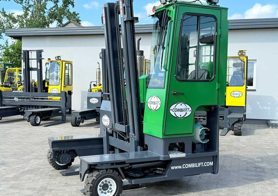 Combilift C3500 / DUPLEX 4100MM / GAS / EXTENDABLE FORKS / CABIN / HEATING + AIR CONDITIONING / LIKE NEW - شاحنة مناولة بأربعة اتجاهات: صورة 3 Combilift C3500 / DUPLEX 4100MM / GAS / EXTENDABLE FORKS / CABIN / HEATING + AIR CONDITIONING / LIKE NEW - شاحنة مناولة بأربعة اتجاهات: صورة 3
