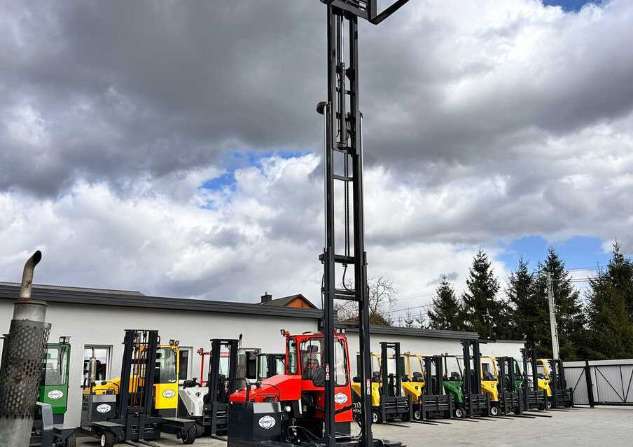 شاحنة مناولة بأربعة اتجاهات Combilift C4000 / DIESEL / TRIPLEX / 8400MM / FREE LIFT / SIDESHIFT / LIKE NEW: صورة 36
