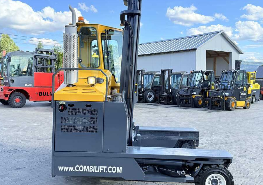 Combilift C4000 / GAS / DUPLEX - 4100MM / SIDE SHIFT / FREE LIFT / FULL HEATED CABIN / ONLY 4223 HOURS / CONDITION – LIKE NEW! - شاحنة مناولة بأربعة اتجاهات: صورة 5 Combilift C4000 / GAS / DUPLEX - 4100MM / SIDE SHIFT / FREE LIFT / FULL HEATED CABIN / ONLY 4223 HOURS / CONDITION – LIKE NEW! - شاحنة مناولة بأربعة اتجاهات: صورة 5