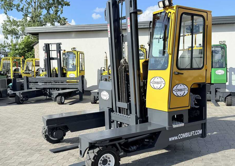 Combilift C4000 / GAS / DUPLEX - 4100MM / SIDE SHIFT / FREE LIFT / FULL HEATED CABIN / ONLY 4223 HOURS / CONDITION – LIKE NEW! - شاحنة مناولة بأربعة اتجاهات: صورة 1 Combilift C4000 / GAS / DUPLEX - 4100MM / SIDE SHIFT / FREE LIFT / FULL HEATED CABIN / ONLY 4223 HOURS / CONDITION – LIKE NEW! - شاحنة مناولة بأربعة اتجاهات: صورة 1