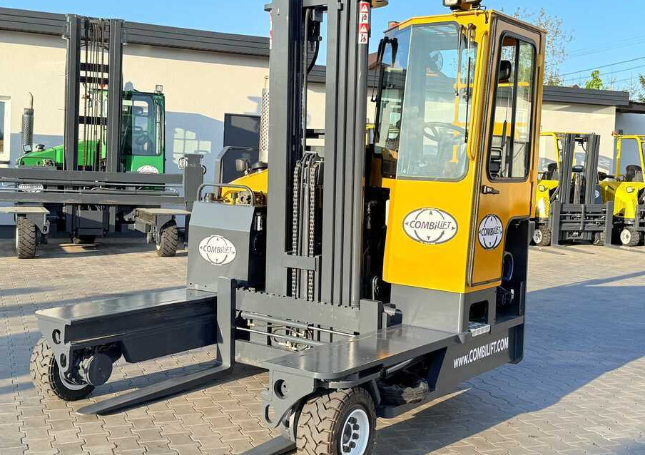 Combilift C4000 / GAS / TRIPLEX – 5600MM / FREE LIFT / FORK SIDESHIFT / LIKE NEW - شاحنة مناولة بأربعة اتجاهات: صورة 3 Combilift C4000 / GAS / TRIPLEX – 5600MM / FREE LIFT / FORK SIDESHIFT / LIKE NEW - شاحنة مناولة بأربعة اتجاهات: صورة 3