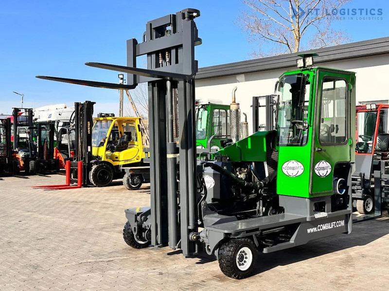Combilift C4000 / LPG / DUPLEX / 4500MM / FREE LIFT / LIKE NEW C4000 / LPG / DUPLEX / 4500MM / FREE LIFT / LIKE NEW - شاحنة مناولة بأربعة اتجاهات: صورة 1 Combilift C4000 / LPG / DUPLEX / 4500MM / FREE LIFT / LIKE NEW C4000 / LPG / DUPLEX / 4500MM / FREE LIFT / LIKE NEW - شاحنة مناولة بأربعة اتجاهات: صورة 1