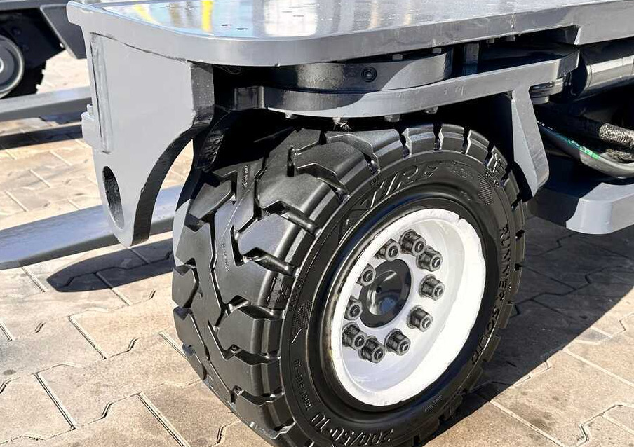 Combilift C4000 / LPG / DUPLEX / 4500MM / FREE LIFT / LIKE NEW - شاحنة مناولة بأربعة اتجاهات: صورة 4 Combilift C4000 / LPG / DUPLEX / 4500MM / FREE LIFT / LIKE NEW - شاحنة مناولة بأربعة اتجاهات: صورة 4