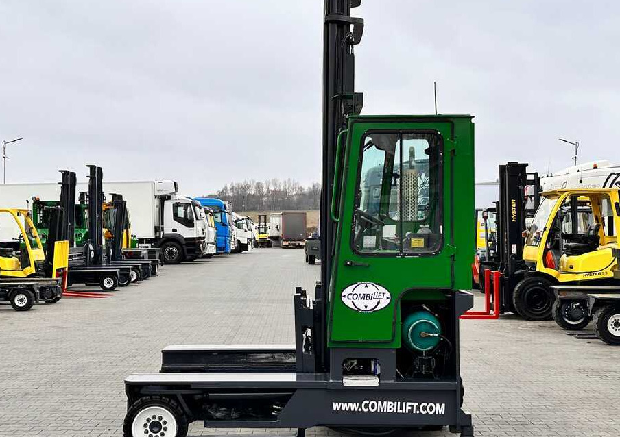 Combilift C4000 / LPG / DUPLEX / LIFTING HEIGHT 550CM / FREE LIFT / LIKE NEW - شاحنة مناولة بأربعة اتجاهات: صورة 2 Combilift C4000 / LPG / DUPLEX / LIFTING HEIGHT 550CM / FREE LIFT / LIKE NEW - شاحنة مناولة بأربعة اتجاهات: صورة 2