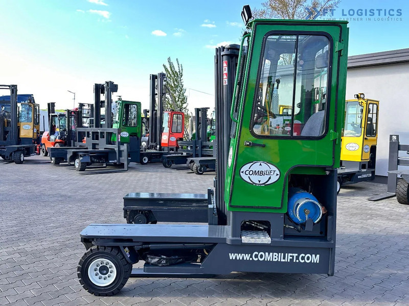 Combilift C4000 / TRIPLEX / 4900MM / LPG / FREE LIFT / FORK SHIFT / LIKE NEW C4000 / TRIPLEX / 4900MM / LPG / FREE LIFT / FORK SHIFT / LIK - شاحنة مناولة بأربعة اتجاهات: صورة 2 Combilift C4000 / TRIPLEX / 4900MM / LPG / FREE LIFT / FORK SHIFT / LIKE NEW C4000 / TRIPLEX / 4900MM / LPG / FREE LIFT / FORK SHIFT / LIK - شاحنة مناولة بأربعة اتجاهات: صورة 2
