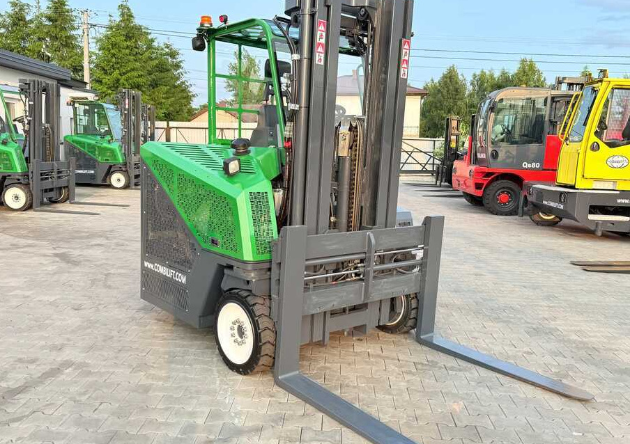 Combilift C4000CB / TRIPLEX - 5200MM / LPG / FREE LIFT / FORK POSITIONER / FORK SIDESHIFT / HEIGHT 2450MM / LIKE NEW - شاحنة مناولة بأربعة اتجاهات: صورة 4 Combilift C4000CB / TRIPLEX - 5200MM / LPG / FREE LIFT / FORK POSITIONER / FORK SIDESHIFT / HEIGHT 2450MM / LIKE NEW - شاحنة مناولة بأربعة اتجاهات: صورة 4