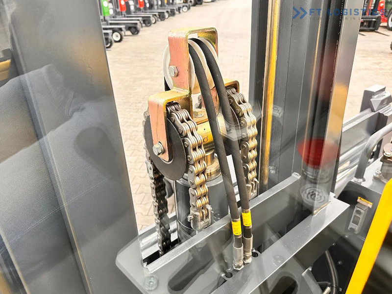 Combilift C4500 / DUPLEX / 4050MM / DIESEL / WIDE POSITIONER / FREE LIFT C4500 / DUPLEX / 4050MM / DIESEL / WIDE POSITIONER / FREE LIFT - شاحنة مناولة بأربعة اتجاهات: صورة 2 Combilift C4500 / DUPLEX / 4050MM / DIESEL / WIDE POSITIONER / FREE LIFT C4500 / DUPLEX / 4050MM / DIESEL / WIDE POSITIONER / FREE LIFT - شاحنة مناولة بأربعة اتجاهات: صورة 2