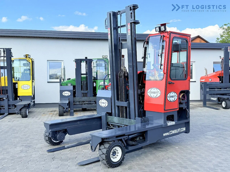 Combilift C4500 / GAS / DUPLEX - 4500MM / POSITIONER / FREE LIFT / FULL CABIN / ONLY 6178H / CONDITION - LIKE NEW! C4500 / GAS / DUPLEX - - شاحنة مناولة بأربعة اتجاهات: صورة 1 Combilift C4500 / GAS / DUPLEX - 4500MM / POSITIONER / FREE LIFT / FULL CABIN / ONLY 6178H / CONDITION - LIKE NEW! C4500 / GAS / DUPLEX - - شاحنة مناولة بأربعة اتجاهات: صورة 1