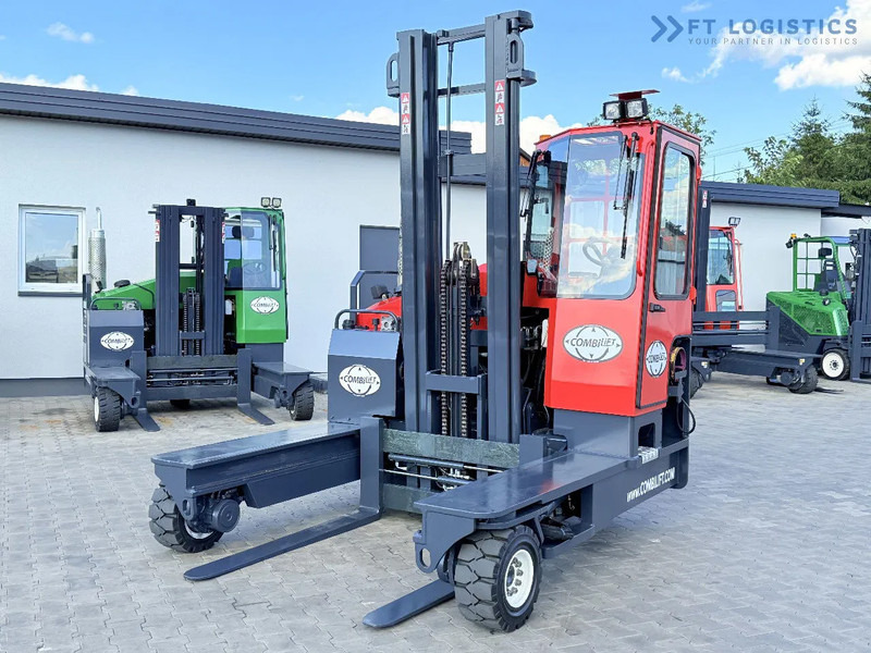 Combilift C4500 / GAS / DUPLEX - 4500MM / POSITIONER / FREE LIFT / FULL CABIN / ONLY 6178H / CONDITION - LIKE NEW! C4500 / GAS / DUPLEX - - شاحنة مناولة بأربعة اتجاهات: صورة 4 Combilift C4500 / GAS / DUPLEX - 4500MM / POSITIONER / FREE LIFT / FULL CABIN / ONLY 6178H / CONDITION - LIKE NEW! C4500 / GAS / DUPLEX - - شاحنة مناولة بأربعة اتجاهات: صورة 4