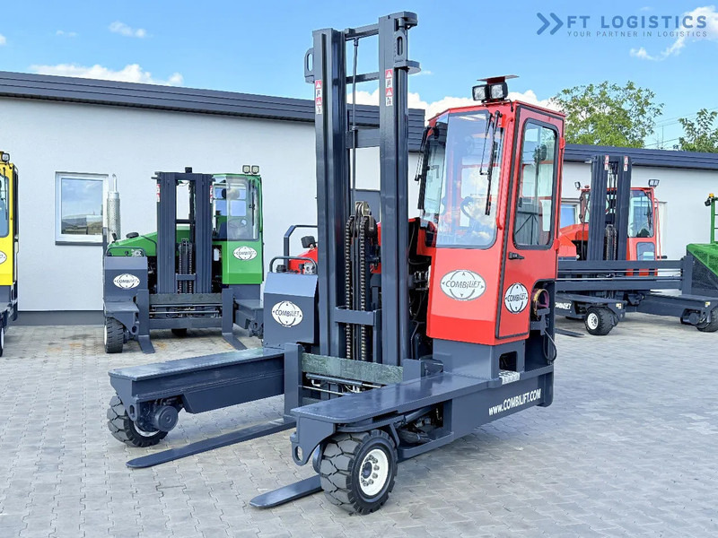 Combilift C4500 / GAS / DUPLEX - 4500MM / POSITIONER / FREE LIFT / FULL CABIN / ONLY 6178H / CONDITION - LIKE NEW! C4500 / GAS / DUPLEX - - شاحنة مناولة بأربعة اتجاهات: صورة 3 Combilift C4500 / GAS / DUPLEX - 4500MM / POSITIONER / FREE LIFT / FULL CABIN / ONLY 6178H / CONDITION - LIKE NEW! C4500 / GAS / DUPLEX - - شاحنة مناولة بأربعة اتجاهات: صورة 3