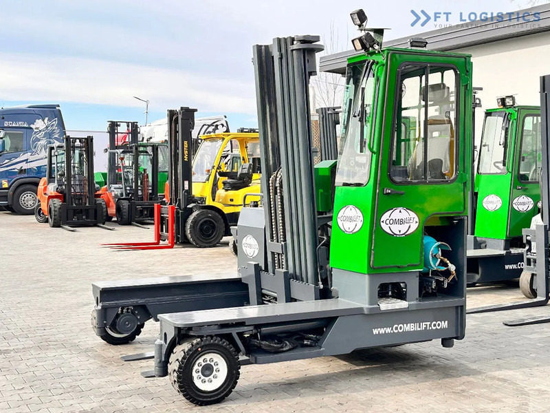 Combilift C4500 / LPG / TRIPLEX / 5500MM / FREE LIFT / HYDRAULIC FORK SHIFT / Like New C4500 / LPG / TRIPLEX / 5500MM / FREE LIFT / HYDRAU - شاحنة مناولة بأربعة اتجاهات: صورة 2 Combilift C4500 / LPG / TRIPLEX / 5500MM / FREE LIFT / HYDRAULIC FORK SHIFT / Like New C4500 / LPG / TRIPLEX / 5500MM / FREE LIFT / HYDRAU - شاحنة مناولة بأربعة اتجاهات: صورة 2