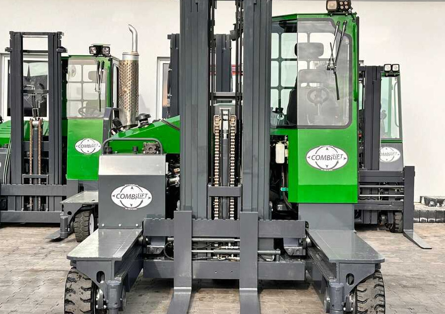 Combilift C4500 / LPG / UDT / TRIPLEX / 5500MM / FREE LIFT / FORK POSITIONER / LIKE NEW - شاحنة مناولة بأربعة اتجاهات: صورة 3 Combilift C4500 / LPG / UDT / TRIPLEX / 5500MM / FREE LIFT / FORK POSITIONER / LIKE NEW - شاحنة مناولة بأربعة اتجاهات: صورة 3