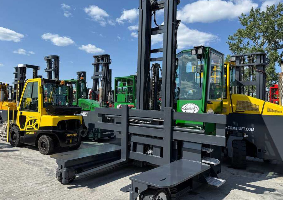 Combilift C5000E / ELECTRIC / TRIPLEX 8300MM / FULL FREE LIFT / WIDE POSITIONER / FORK SIDESHIFT / BATTERY LIKE NEW - شاحنة مناولة بأربعة اتجاهات: صورة 2 Combilift C5000E / ELECTRIC / TRIPLEX 8300MM / FULL FREE LIFT / WIDE POSITIONER / FORK SIDESHIFT / BATTERY LIKE NEW - شاحنة مناولة بأربعة اتجاهات: صورة 2