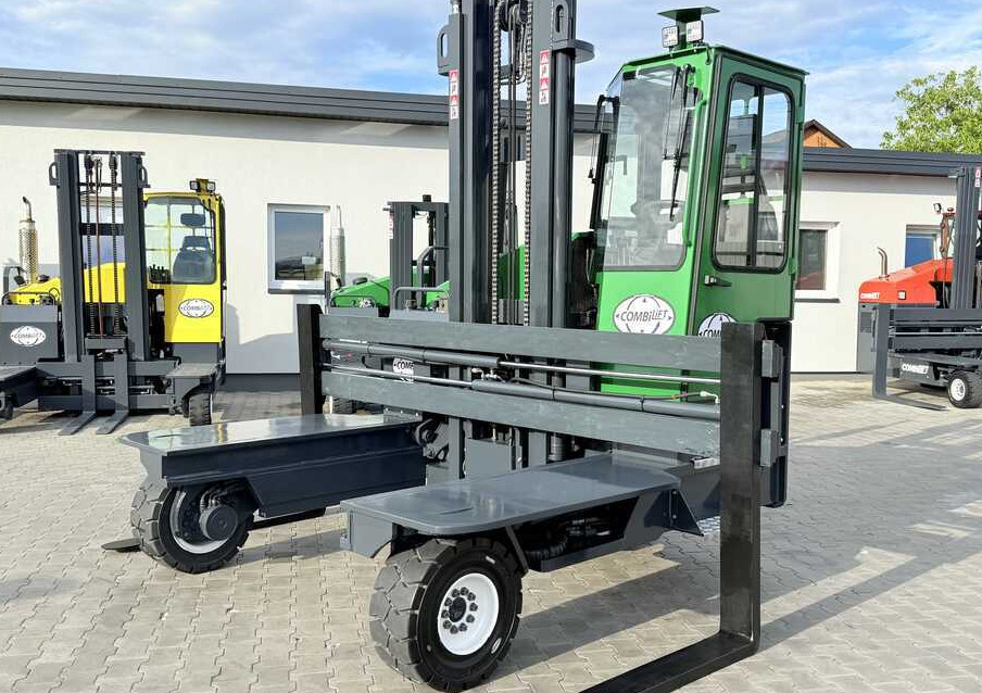 Combilift C5000XL / DIESEL / DUPLEX - 4000MM / WIDE FORK POSITIONER 3350MM / FULL HEATED CABIN / ONLY 6453 HOURS / CONDITION - LIKE NEW! - شاحنة مناولة بأربعة اتجاهات: صورة 5 Combilift C5000XL / DIESEL / DUPLEX - 4000MM / WIDE FORK POSITIONER 3350MM / FULL HEATED CABIN / ONLY 6453 HOURS / CONDITION - LIKE NEW! - شاحنة مناولة بأربعة اتجاهات: صورة 5