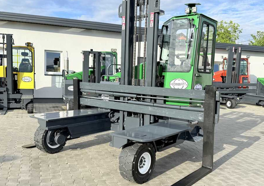 Combilift C5000XL / DIESEL / DUPLEX - 4000MM / WIDE FORK POSITIONER 3350MM / FULL HEATED CABIN / ONLY 6453 HOURS / CONDITION - LIKE NEW! - شاحنة مناولة بأربعة اتجاهات: صورة 1 Combilift C5000XL / DIESEL / DUPLEX - 4000MM / WIDE FORK POSITIONER 3350MM / FULL HEATED CABIN / ONLY 6453 HOURS / CONDITION - LIKE NEW! - شاحنة مناولة بأربعة اتجاهات: صورة 1