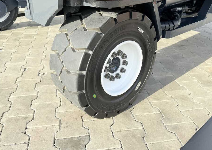 Combilift C5000XL / DIESEL / DUPLEX - 4000MM / WIDE FORK POSITIONER 3350MM / FULL HEATED CABIN / ONLY 6453 HOURS / CONDITION - LIKE NEW! - شاحنة مناولة بأربعة اتجاهات: صورة 3 Combilift C5000XL / DIESEL / DUPLEX - 4000MM / WIDE FORK POSITIONER 3350MM / FULL HEATED CABIN / ONLY 6453 HOURS / CONDITION - LIKE NEW! - شاحنة مناولة بأربعة اتجاهات: صورة 3