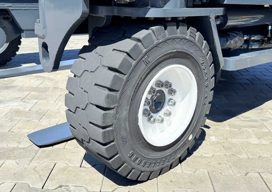 Combilift C5000XL / DIESEL / DUPLEX - 5500MM / FULL CABIN / NEW TYRES / HEATING - شاحنة مناولة بأربعة اتجاهات: صورة 2 Combilift C5000XL / DIESEL / DUPLEX - 5500MM / FULL CABIN / NEW TYRES / HEATING - شاحنة مناولة بأربعة اتجاهات: صورة 2