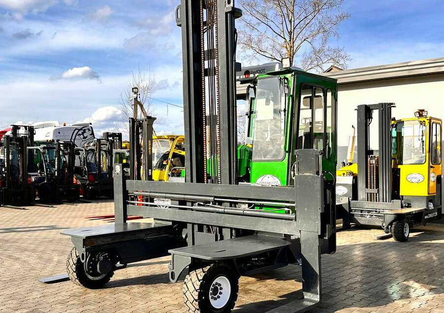 Combilift C5000XL / LPG / AIR CONDITIONING / WIDE POSITIONER / DUPLEX MAST / ADJUSTABLE FORKS / NEW TIRES / EXCELLENT CONDITION! - شاحنة مناولة بأربعة اتجاهات: صورة 2 Combilift C5000XL / LPG / AIR CONDITIONING / WIDE POSITIONER / DUPLEX MAST / ADJUSTABLE FORKS / NEW TIRES / EXCELLENT CONDITION! - شاحنة مناولة بأربعة اتجاهات: صورة 2