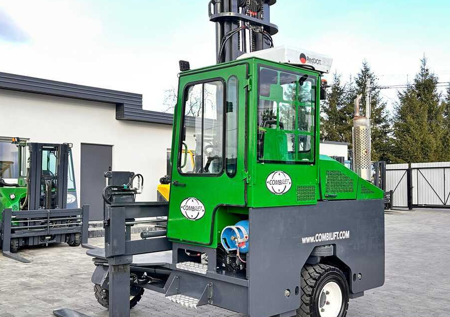 شاحنة مناولة بأربعة اتجاهات Combilift C5000XL / LPG / AIR CONDITIONING / WIDE POSITIONER / DUPLEX MAST / ADJUSTABLE FORKS / NEW TIRES / EXCELLENT CONDITION!: صورة 36