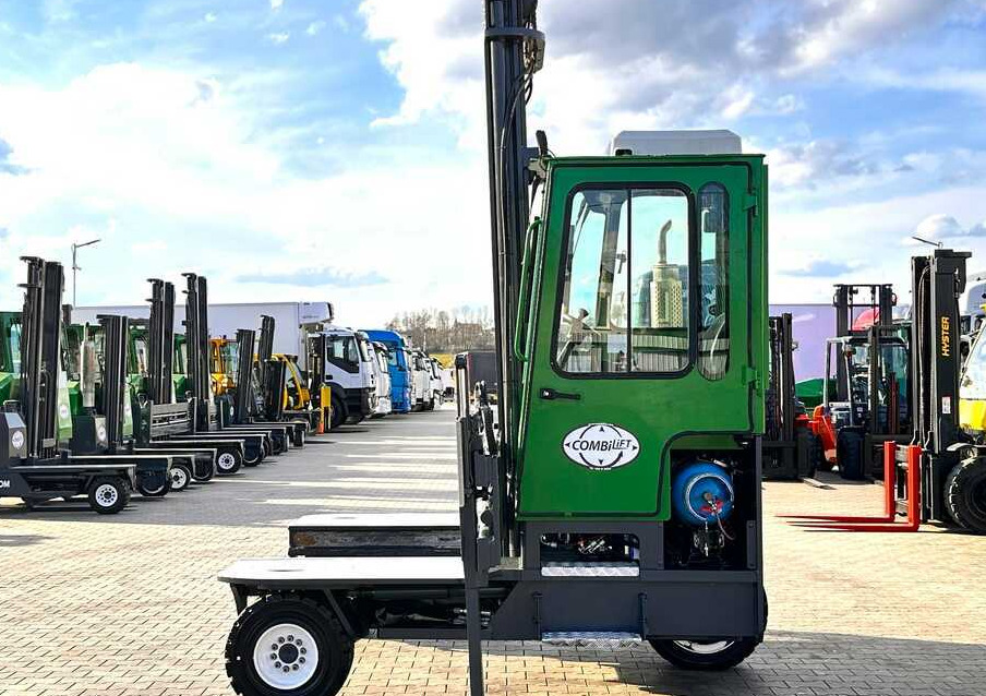 Combilift C5000XL / LPG / AIR CONDITIONING / WIDE POSITIONER / DUPLEX MAST / ADJUSTABLE FORKS / NEW TIRES / EXCELLENT CONDITION! - شاحنة مناولة بأربعة اتجاهات: صورة 3 Combilift C5000XL / LPG / AIR CONDITIONING / WIDE POSITIONER / DUPLEX MAST / ADJUSTABLE FORKS / NEW TIRES / EXCELLENT CONDITION! - شاحنة مناولة بأربعة اتجاهات: صورة 3