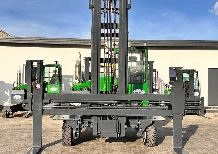 شاحنة مناولة بأربعة اتجاهات Combilift C5000XL / LPG / AIR CONDITIONING / WIDE POSITIONER / DUPLEX MAST / ADJUSTABLE FORKS / NEW TIRES / EXCELLENT CONDITION!: صورة 15