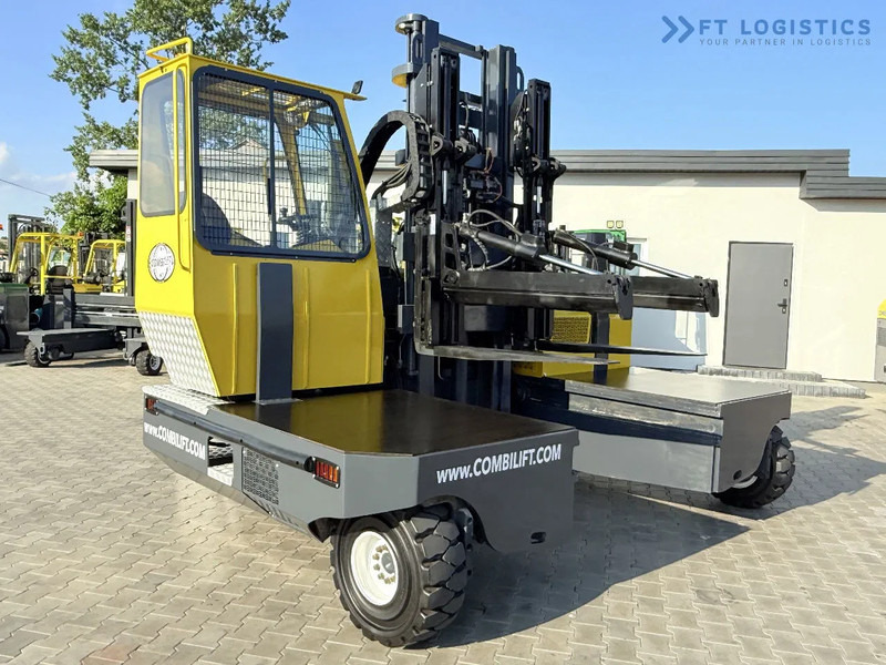 Combilift C6000SR / DUPLEX / 4200MM / LOAD CLAMP ON FORKS / FREE LIFT / DIESEL / POSITIONER / NEW TIRES / LIKE NEW / Wide range of four-wa - شاحنة مناولة بأربعة اتجاهات: صورة 1 Combilift C6000SR / DUPLEX / 4200MM / LOAD CLAMP ON FORKS / FREE LIFT / DIESEL / POSITIONER / NEW TIRES / LIKE NEW / Wide range of four-wa - شاحنة مناولة بأربعة اتجاهات: صورة 1