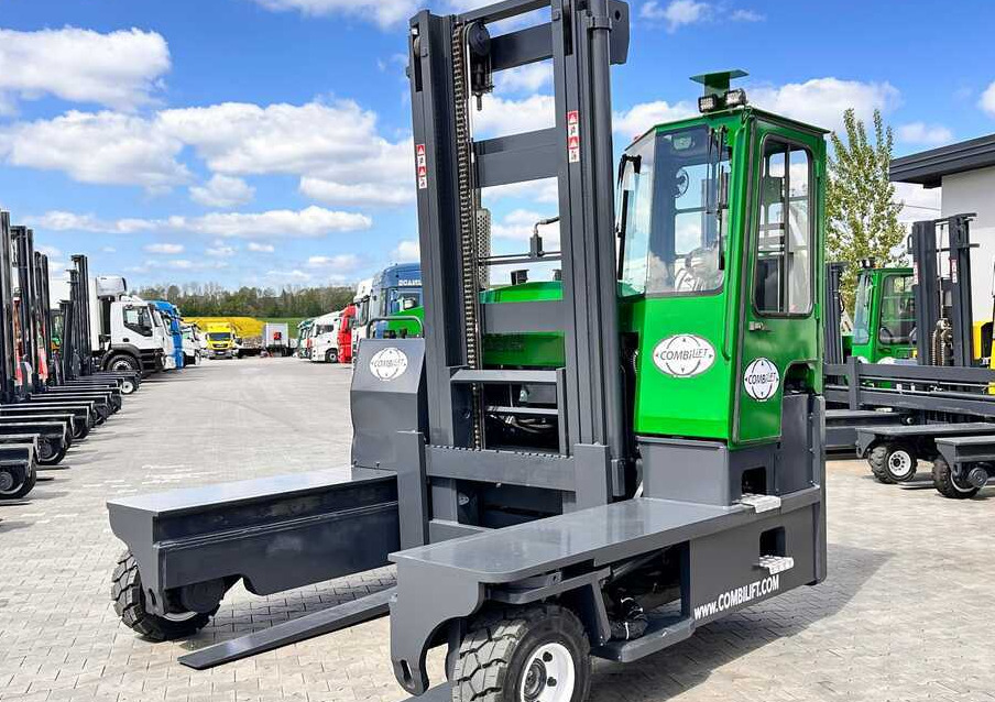 Combilift C8000 / DIESEL / 4600MM / DUPLEX / KUBOTA / EXCELLENT CONDITION - شاحنة مناولة بأربعة اتجاهات: صورة 2 Combilift C8000 / DIESEL / 4600MM / DUPLEX / KUBOTA / EXCELLENT CONDITION - شاحنة مناولة بأربعة اتجاهات: صورة 2