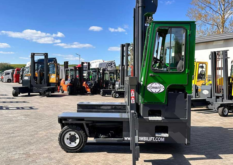 Combilift C8000 / DIESEL / 4600MM / DUPLEX / POSITIONER 5000MM / KUBOTA / EXCELLENT CONDITION - شاحنة مناولة بأربعة اتجاهات: صورة 2 Combilift C8000 / DIESEL / 4600MM / DUPLEX / POSITIONER 5000MM / KUBOTA / EXCELLENT CONDITION - شاحنة مناولة بأربعة اتجاهات: صورة 2