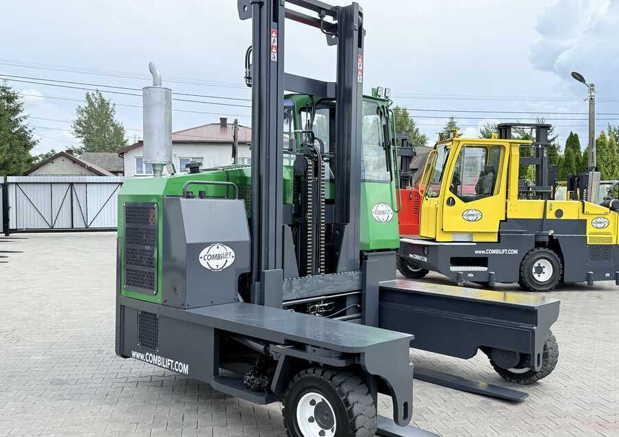 Combilift C8000 / GAS / DUPLEX - 4700MM / FORK POSITIONER / FREE LIFT / FULL HEATED CABIN / ONLY 5141H / CONDITION – LIKE NEW! - شاحنة مناولة بأربعة اتجاهات: صورة 4 Combilift C8000 / GAS / DUPLEX - 4700MM / FORK POSITIONER / FREE LIFT / FULL HEATED CABIN / ONLY 5141H / CONDITION – LIKE NEW! - شاحنة مناولة بأربعة اتجاهات: صورة 4