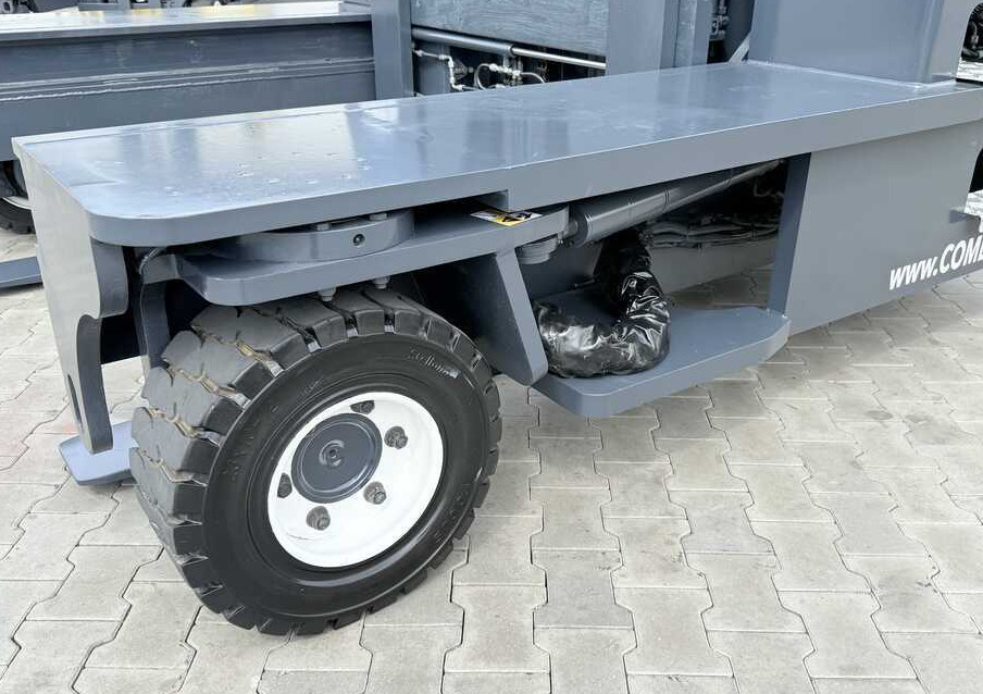 Combilift C8000 / GAS / DUPLEX - 4700MM / FORK POSITIONER / FREE LIFT / FULL HEATED CABIN / ONLY 5141H / CONDITION – LIKE NEW! - شاحنة مناولة بأربعة اتجاهات: صورة 3 Combilift C8000 / GAS / DUPLEX - 4700MM / FORK POSITIONER / FREE LIFT / FULL HEATED CABIN / ONLY 5141H / CONDITION – LIKE NEW! - شاحنة مناولة بأربعة اتجاهات: صورة 3