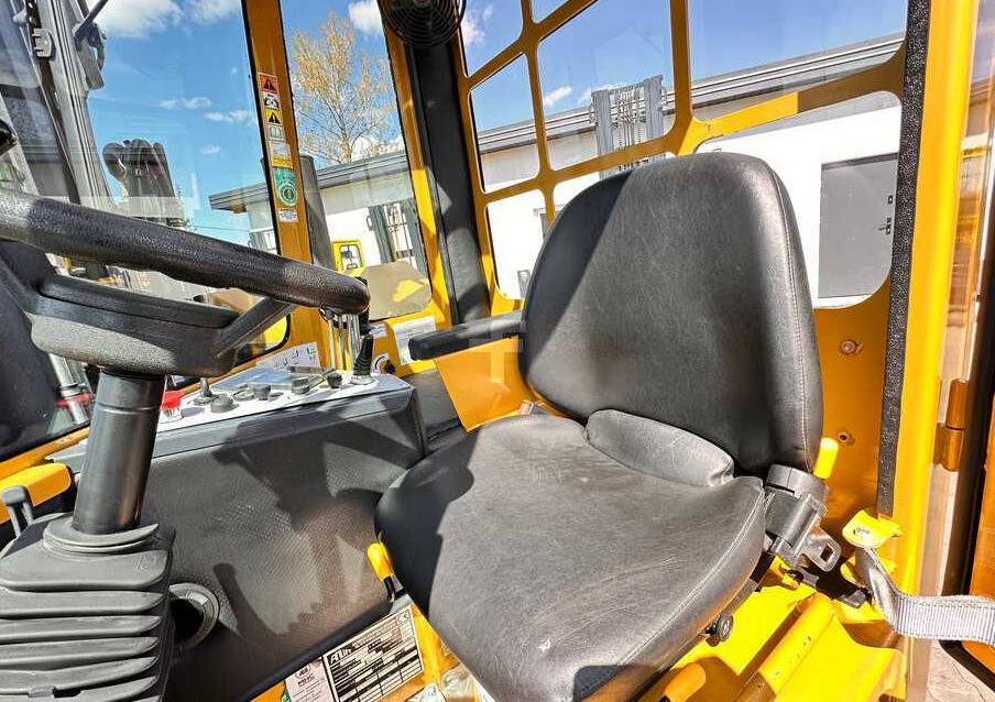 شاحنة مناولة بأربعة اتجاهات Combilift C9000 / GAS / DUPLEX / 4700MM / FREE LIFT / POSITIONER / FORK SIDE SHIFT / EXCELLENT CONDITION: صورة 34