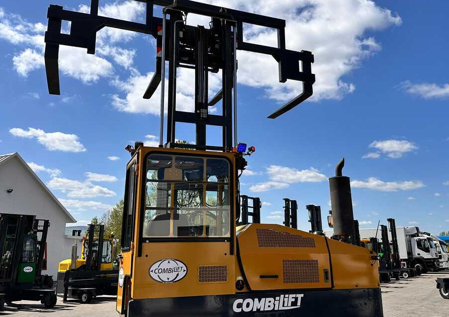 شاحنة مناولة بأربعة اتجاهات Combilift C9000 / GAS / DUPLEX / 4700MM / FREE LIFT / POSITIONER / FORK SIDE SHIFT / EXCELLENT CONDITION: صورة 30