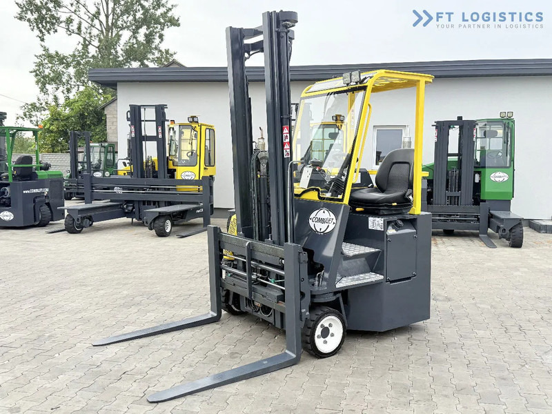 Combilift CB2500 / DUPLEX / 4100MM / DIESEL / FREE LIFT / FORK POSITIONER / SIDE SHIFT / LIKE NEW / Wide range of four-way and side loader - شاحنة مناولة بأربعة اتجاهات: صورة 1 Combilift CB2500 / DUPLEX / 4100MM / DIESEL / FREE LIFT / FORK POSITIONER / SIDE SHIFT / LIKE NEW / Wide range of four-way and side loader - شاحنة مناولة بأربعة اتجاهات: صورة 1