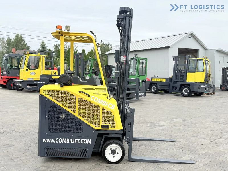 Combilift CB2500 / DUPLEX / 4100MM / DIESEL / FREE LIFT / FORK POSITIONER / SIDE SHIFT / LIKE NEW / Wide range of four-way and side loader - شاحنة مناولة بأربعة اتجاهات: صورة 5 Combilift CB2500 / DUPLEX / 4100MM / DIESEL / FREE LIFT / FORK POSITIONER / SIDE SHIFT / LIKE NEW / Wide range of four-way and side loader - شاحنة مناولة بأربعة اتجاهات: صورة 5