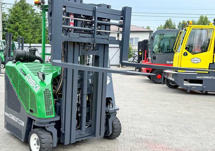 شاحنة مناولة بأربعة اتجاهات Combilift CB3000 / DIESEL / TRIPLEX 4900MM / FREE LIFT / SIDESHIFT / FORK POSITIONER / 1500MM FORKS / LIKE NEW: صورة 22
