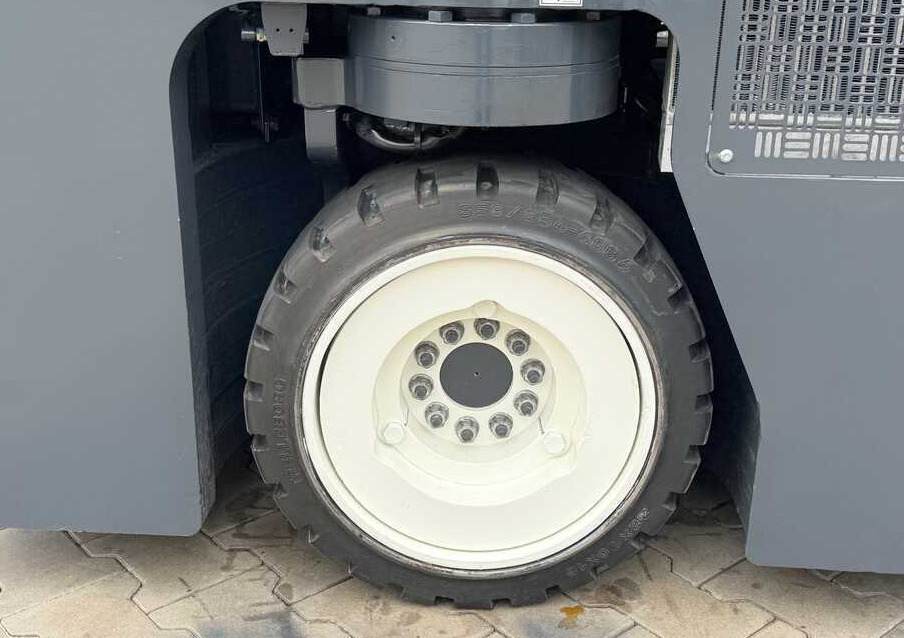 شاحنة مناولة بأربعة اتجاهات Combilift CB3000 / DIESEL / TRIPLEX 4900MM / FREE LIFT / SIDESHIFT / FORK POSITIONER / 1500MM FORKS / LIKE NEW: صورة 36
