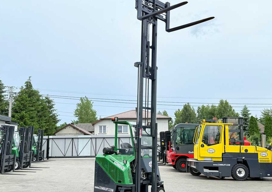شاحنة مناولة بأربعة اتجاهات Combilift CB3000 / DIESEL / TRIPLEX 4900MM / FREE LIFT / SIDESHIFT / FORK POSITIONER / 1500MM FORKS / LIKE NEW: صورة 33