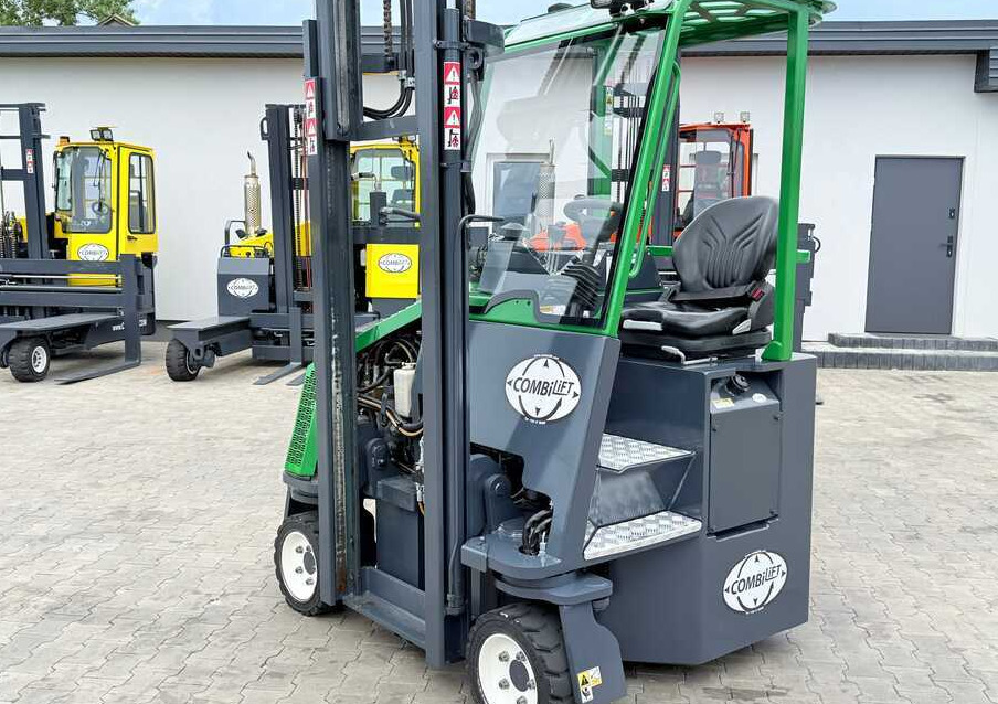 شاحنة مناولة بأربعة اتجاهات Combilift CB3000 / DIESEL / TRIPLEX 4900MM / FREE LIFT / SIDESHIFT / FORK POSITIONER / 1500MM FORKS / LIKE NEW: صورة 30