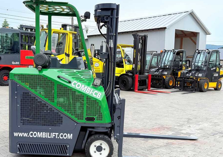 شاحنة مناولة بأربعة اتجاهات Combilift CB3000 / DIESEL / TRIPLEX 4900MM / FREE LIFT / SIDESHIFT / FORK POSITIONER / 1500MM FORKS / LIKE NEW: صورة 6