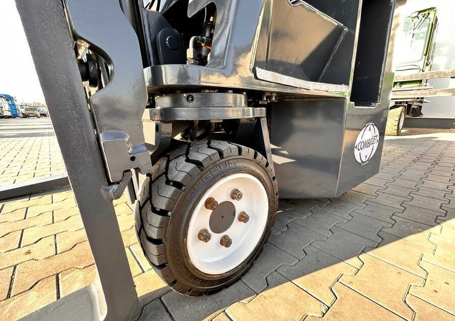 Combilift CB3000 / LPG / DUPLEX / 4000MM / FREE LIFT / NEW BAND TIRES / LIKE NEW Combilift CB3000 / LPG / DUPLEX / 4000MM / FREE LIFT / NEW BAND TIRES / LIKE NEW: صورة 6
