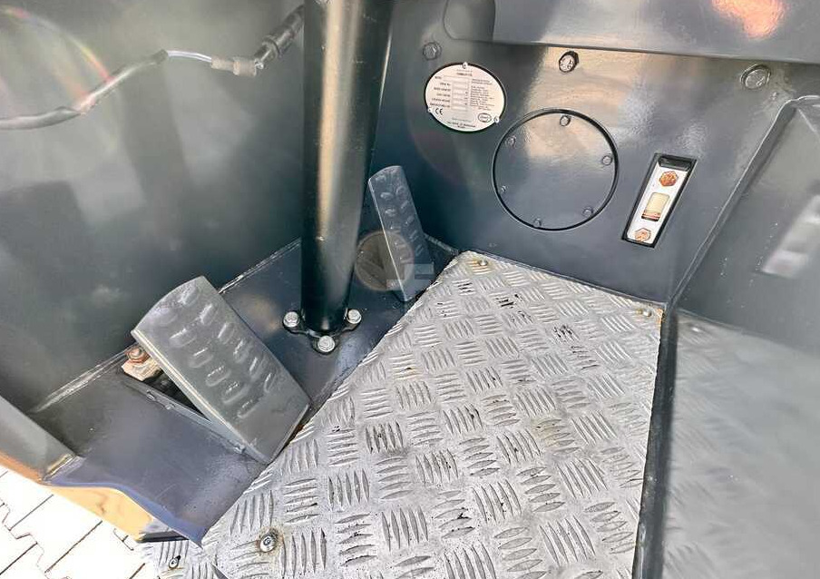 Combilift CB3000 / LPG / DUPLEX / 4000MM / FREE LIFT / NEW BAND TIRES / LIKE NEW Combilift CB3000 / LPG / DUPLEX / 4000MM / FREE LIFT / NEW BAND TIRES / LIKE NEW: صورة 8
