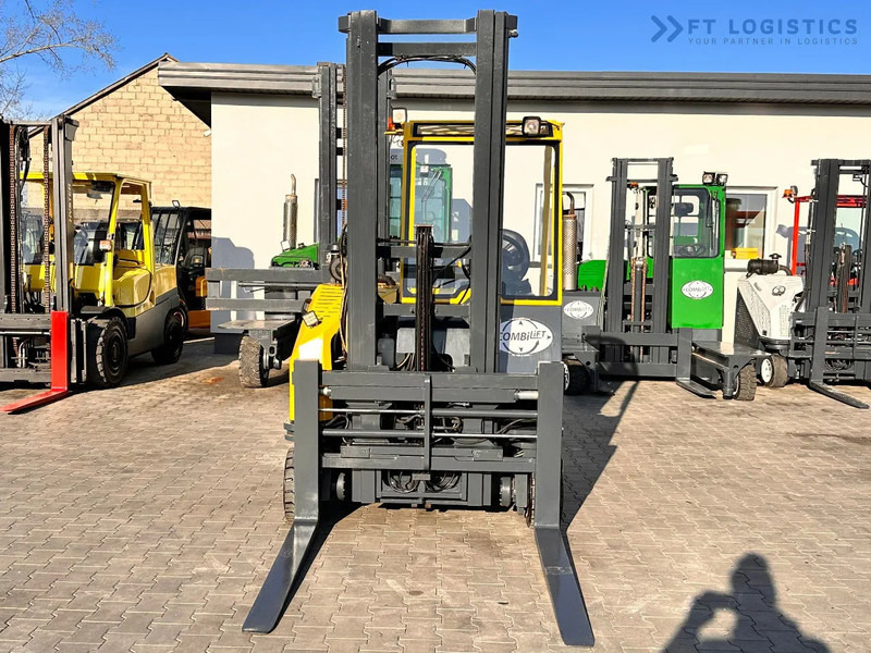 Combilift CB3000 / LPG / DUPLEX / 4000MM / FREE LIFT / NEW TIRES / LIKE NEW CB3000 / LPG / DUPLEX / 4000MM / FREE LIFT / NEW TIRES / LIKE - شاحنة مناولة بأربعة اتجاهات: صورة 3 Combilift CB3000 / LPG / DUPLEX / 4000MM / FREE LIFT / NEW TIRES / LIKE NEW CB3000 / LPG / DUPLEX / 4000MM / FREE LIFT / NEW TIRES / LIKE - شاحنة مناولة بأربعة اتجاهات: صورة 3