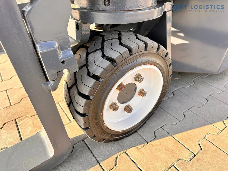 Combilift CB3000 / LPG / DUPLEX / 4000MM / FREE LIFT / NEW TIRES / LIKE NEW CB3000 / LPG / DUPLEX / 4000MM / FREE LIFT / NEW TIRES / LIKE - شاحنة مناولة بأربعة اتجاهات: صورة 5 Combilift CB3000 / LPG / DUPLEX / 4000MM / FREE LIFT / NEW TIRES / LIKE NEW CB3000 / LPG / DUPLEX / 4000MM / FREE LIFT / NEW TIRES / LIKE - شاحنة مناولة بأربعة اتجاهات: صورة 5