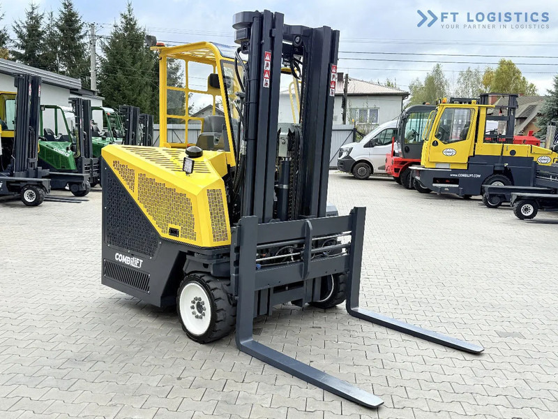 Combilift CB4000 / GAS / TRIPLEX 5200MM / FREE LIFT / FORK POSITIONER / SIDE SHIFT / EXCELLENT CONDITION / Wide range of four-way and side - شاحنة مناولة بأربعة اتجاهات: صورة 5 Combilift CB4000 / GAS / TRIPLEX 5200MM / FREE LIFT / FORK POSITIONER / SIDE SHIFT / EXCELLENT CONDITION / Wide range of four-way and side - شاحنة مناولة بأربعة اتجاهات: صورة 5