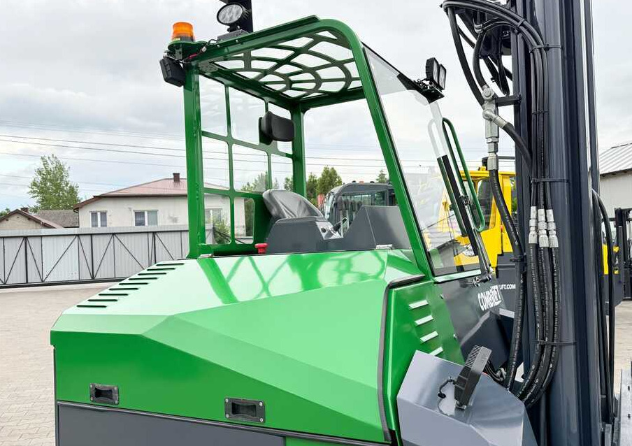 Combilift CBE4000 / TRIPLEX / 5200 / FREE-LIFT - شاحنة مناولة بأربعة اتجاهات: صورة 4 Combilift CBE4000 / TRIPLEX / 5200 / FREE-LIFT - شاحنة مناولة بأربعة اتجاهات: صورة 4