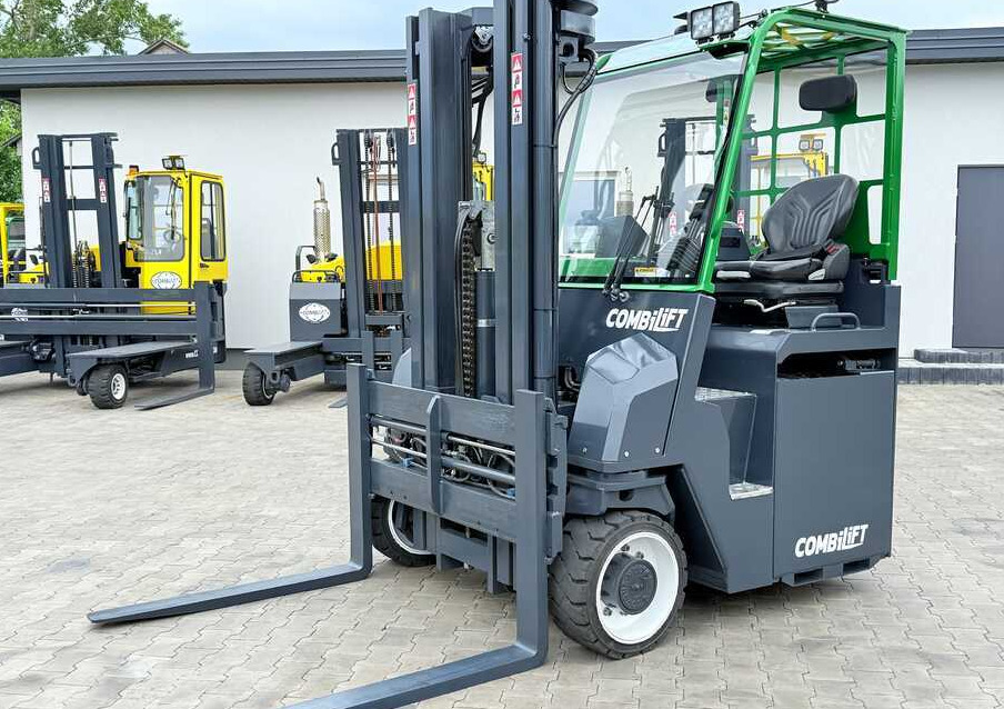Combilift CBE4000 / TRIPLEX / 5200 / FREE-LIFT - شاحنة مناولة بأربعة اتجاهات: صورة 1 Combilift CBE4000 / TRIPLEX / 5200 / FREE-LIFT - شاحنة مناولة بأربعة اتجاهات: صورة 1