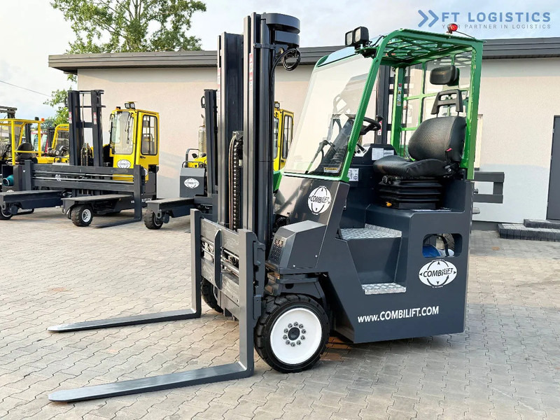 Combilift COMBILIFT C4000CB – TRIPLEX 5200mm – Year 2017 – LPG – FREE LIFT – SIDESHIFT – FORK POSITIONER – CONDITION 5/5 COMBILIFT C4000CB - شاحنة مناولة بأربعة اتجاهات: صورة 2 Combilift COMBILIFT C4000CB – TRIPLEX 5200mm – Year 2017 – LPG – FREE LIFT – SIDESHIFT – FORK POSITIONER – CONDITION 5/5 COMBILIFT C4000CB - شاحنة مناولة بأربعة اتجاهات: صورة 2