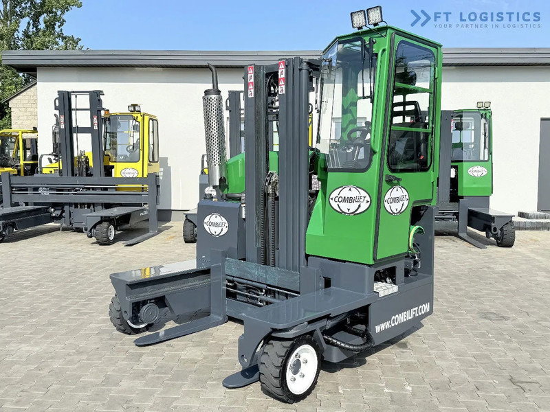 Combilift Combilift C2500 / GAS / TRIPLEX 4900MM / FREE LIFT / ONLY 2446 HOURS / FORK POSITIONER / FULL CABIN / PERFECT CONDITION / Wide r - شاحنة مناولة بأربعة اتجاهات: صورة 1 Combilift Combilift C2500 / GAS / TRIPLEX 4900MM / FREE LIFT / ONLY 2446 HOURS / FORK POSITIONER / FULL CABIN / PERFECT CONDITION / Wide r - شاحنة مناولة بأربعة اتجاهات: صورة 1